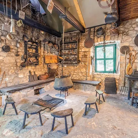 Дом отдыха Pet Friendly In With Wi-fi Vrgorac